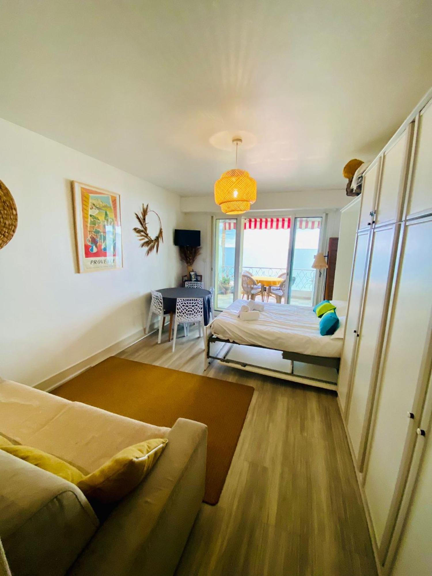 Constellation Apartment ฌวง-เลส์-แป็งส์ ภายนอก รูปภาพ