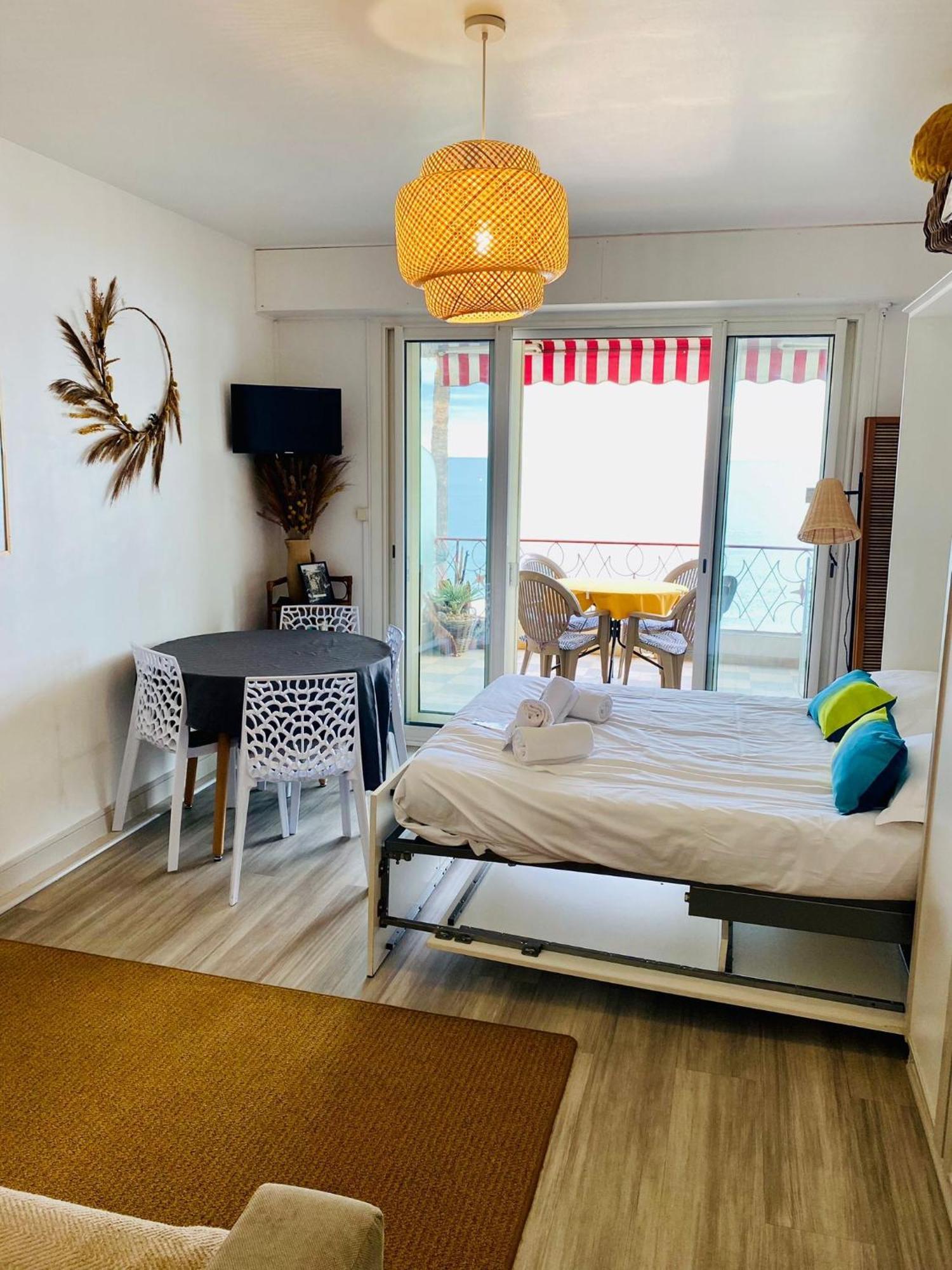 Constellation Apartment ฌวง-เลส์-แป็งส์ ภายนอก รูปภาพ