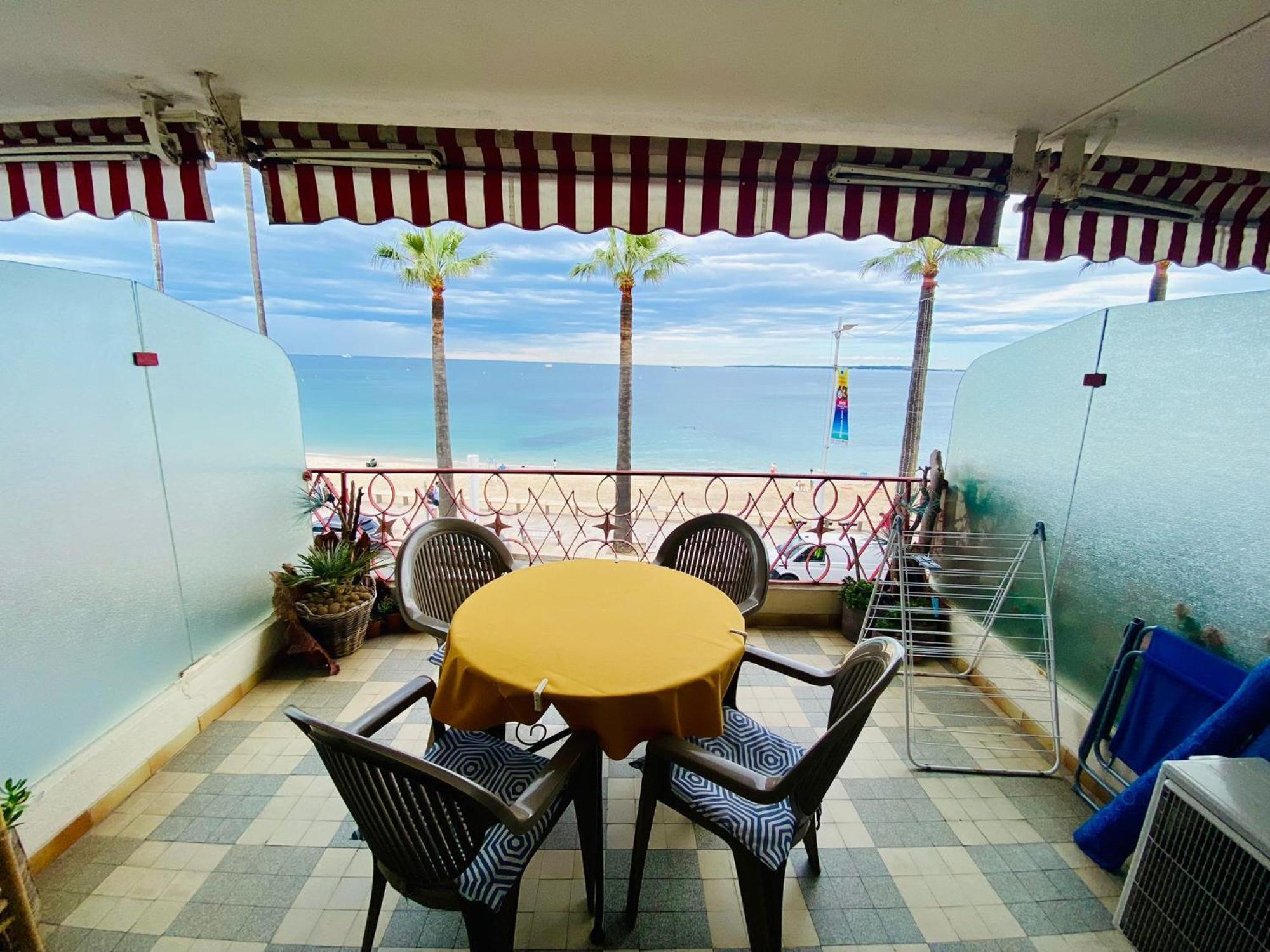 Constellation Apartment ฌวง-เลส์-แป็งส์ ภายนอก รูปภาพ
